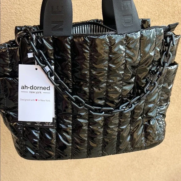 Ah-dorned | Classic Black Metallic Tote Bag w/ Crossbody Strap & Bag Charm Chain - Picture 9 of 17